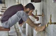 Hukum Membasuh Anggota Wudhu Tidak Beraturan