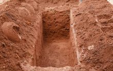 Dua Jenazah Dalam Satu Kubur