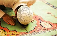 Amaliah Setelah Shalat: Membaca Surat Al-Insyiroh Sambil Memegang Dada Kiri