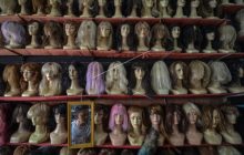 39. Hukum Memakai Atau Menjual Rambut Palsu ( Wig )